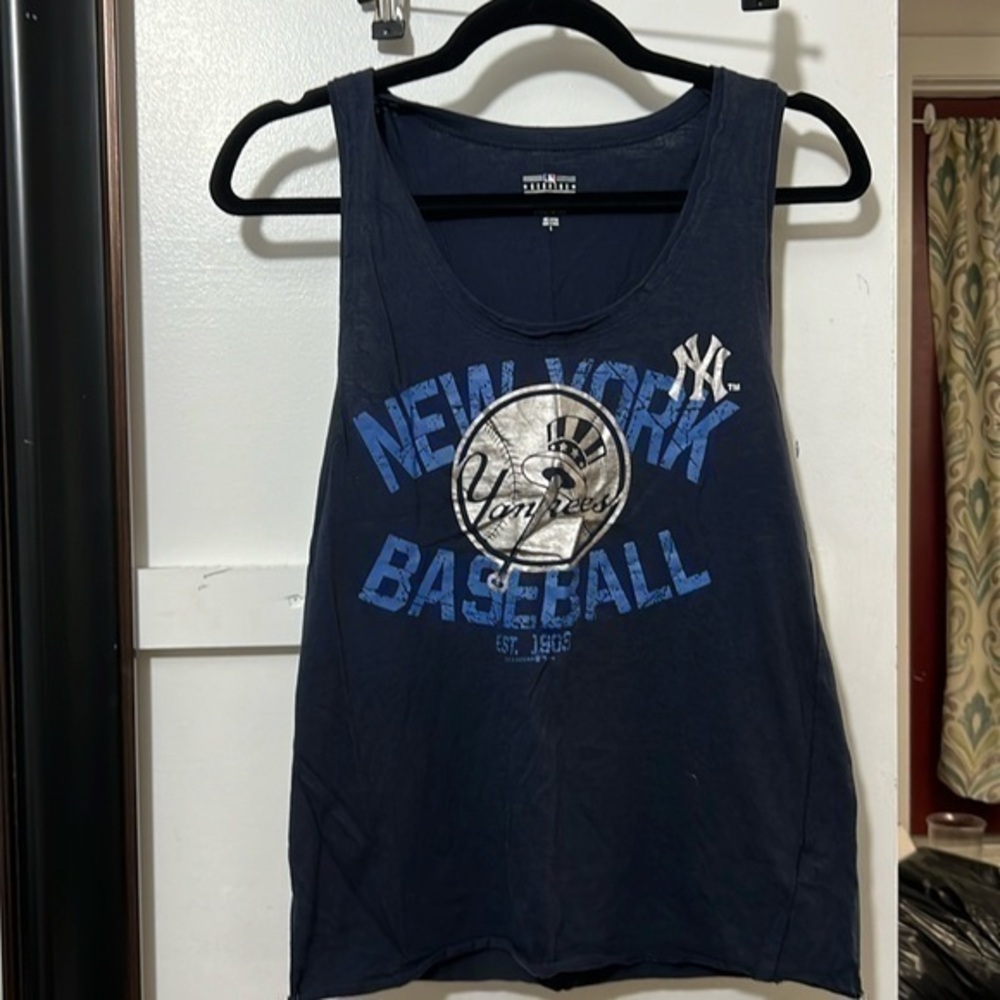 Yankees baseball, genuine tank top size small
